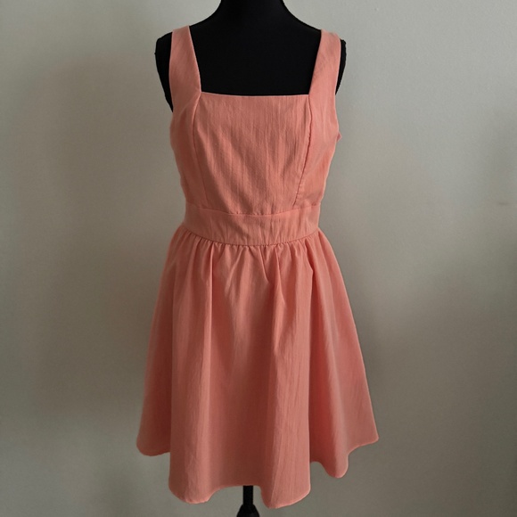 Francesca's Collections Dresses & Skirts - NWT Francesa's Mi Ami sleeveless, peach-colored mini dress Size Small